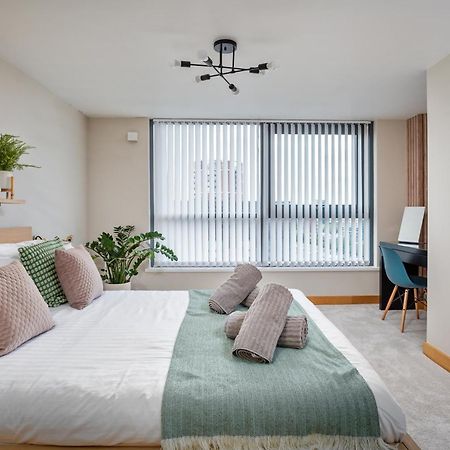 Large Central Penthouse In Leeds Лідс Екстер'єр фото