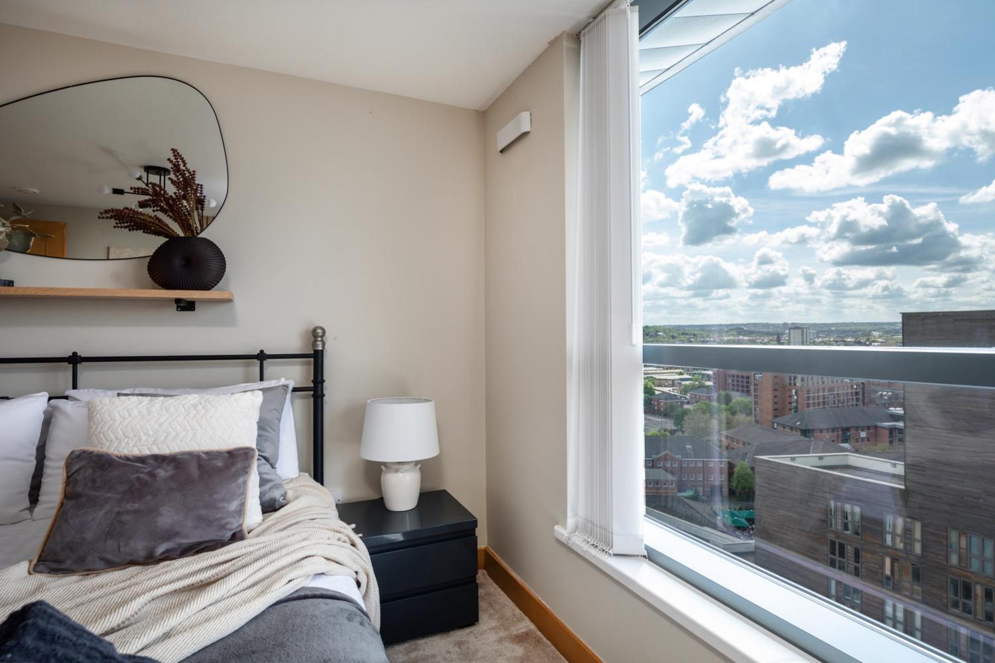 Large Central Penthouse In Leeds Лідс Екстер'єр фото