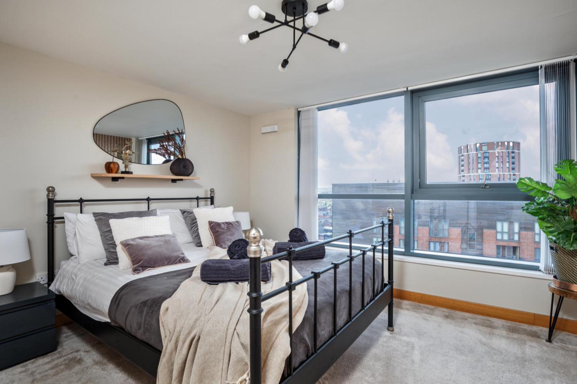 Large Central Penthouse In Leeds Лідс Екстер'єр фото