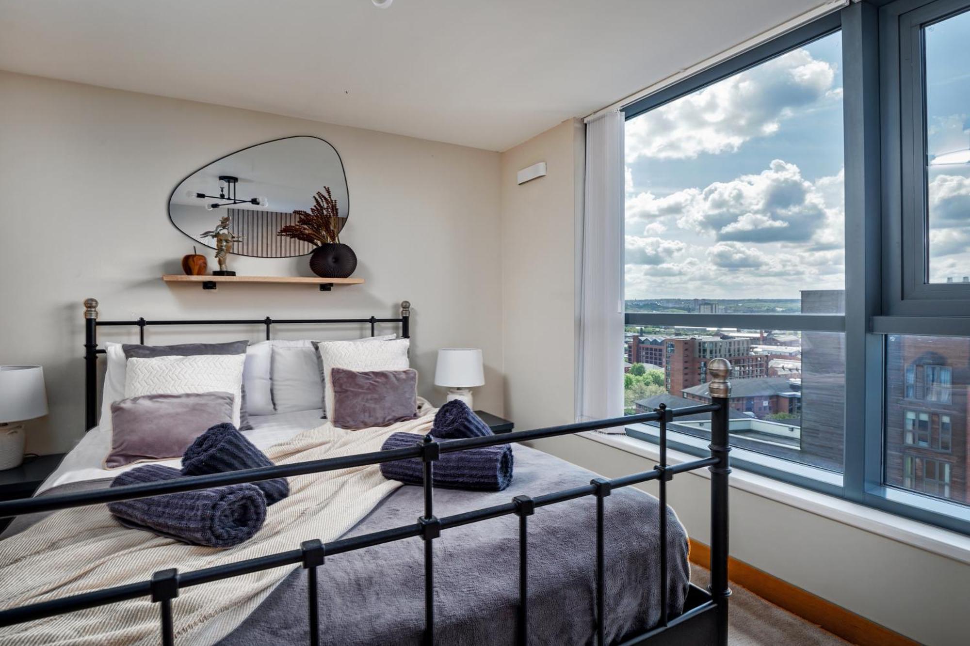 Large Central Penthouse In Leeds Лідс Екстер'єр фото
