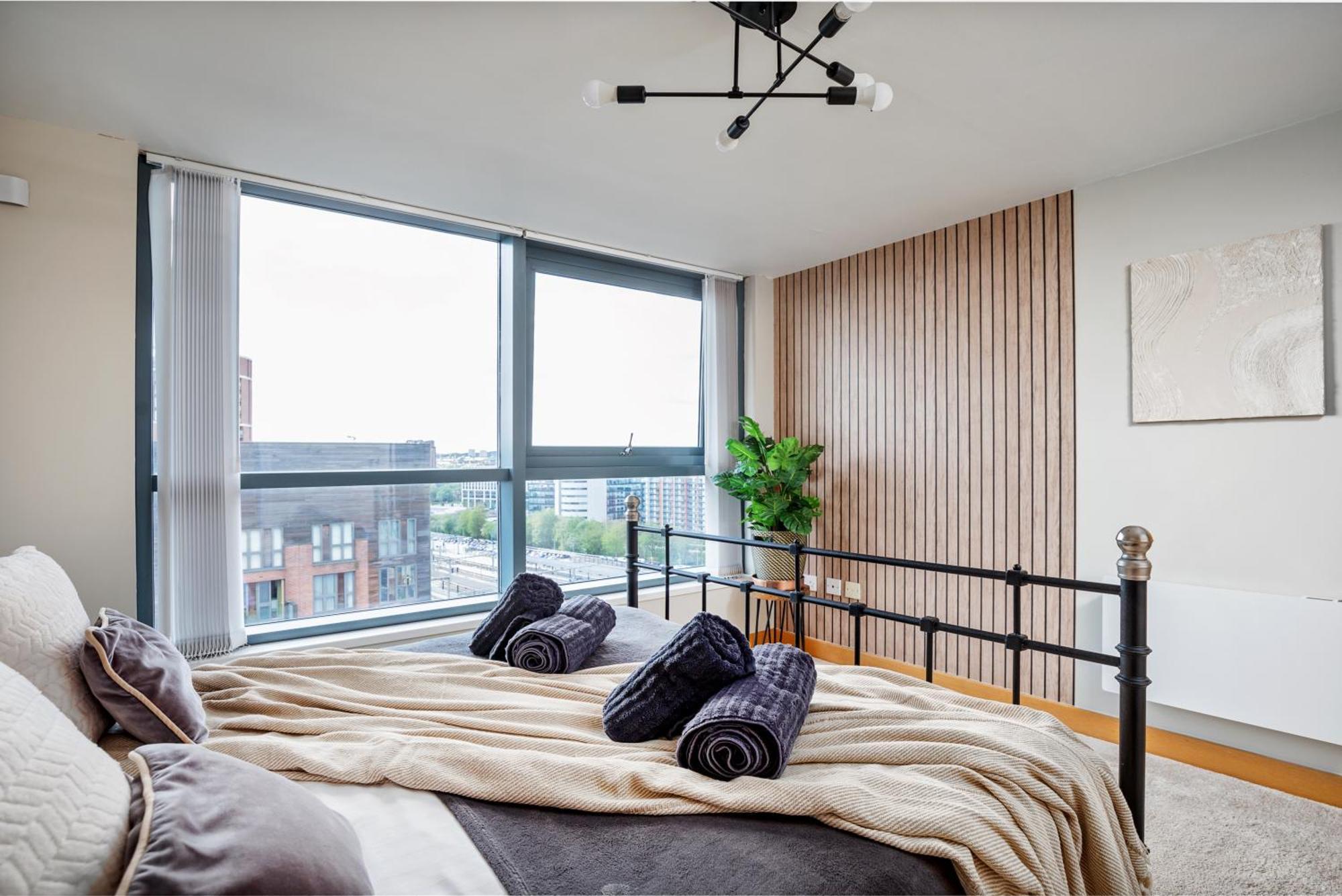 Large Central Penthouse In Leeds Лідс Екстер'єр фото