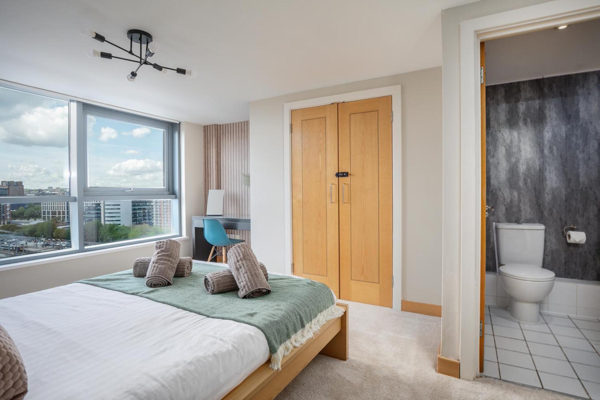 Large Central Penthouse In Leeds Лідс Екстер'єр фото